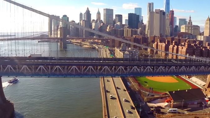 To zwiastun nowego GTA? Nie, to dron nad Nowym Jorkiem 1