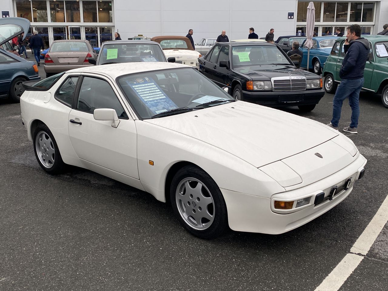 Porsche 944