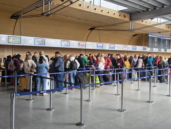Incydent na poznańskim lotnisku. Zażartował z broni. Wkroczyły służby