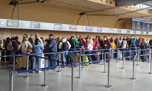 Incydent na poznańskim lotnisku. Zażartował z broni. Wkroczyły służby