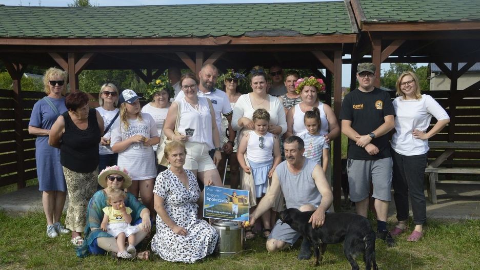 Mieszkańcy Studnicy zakopali Kapsułę Czas, która ma być odkopana za 25 lat.