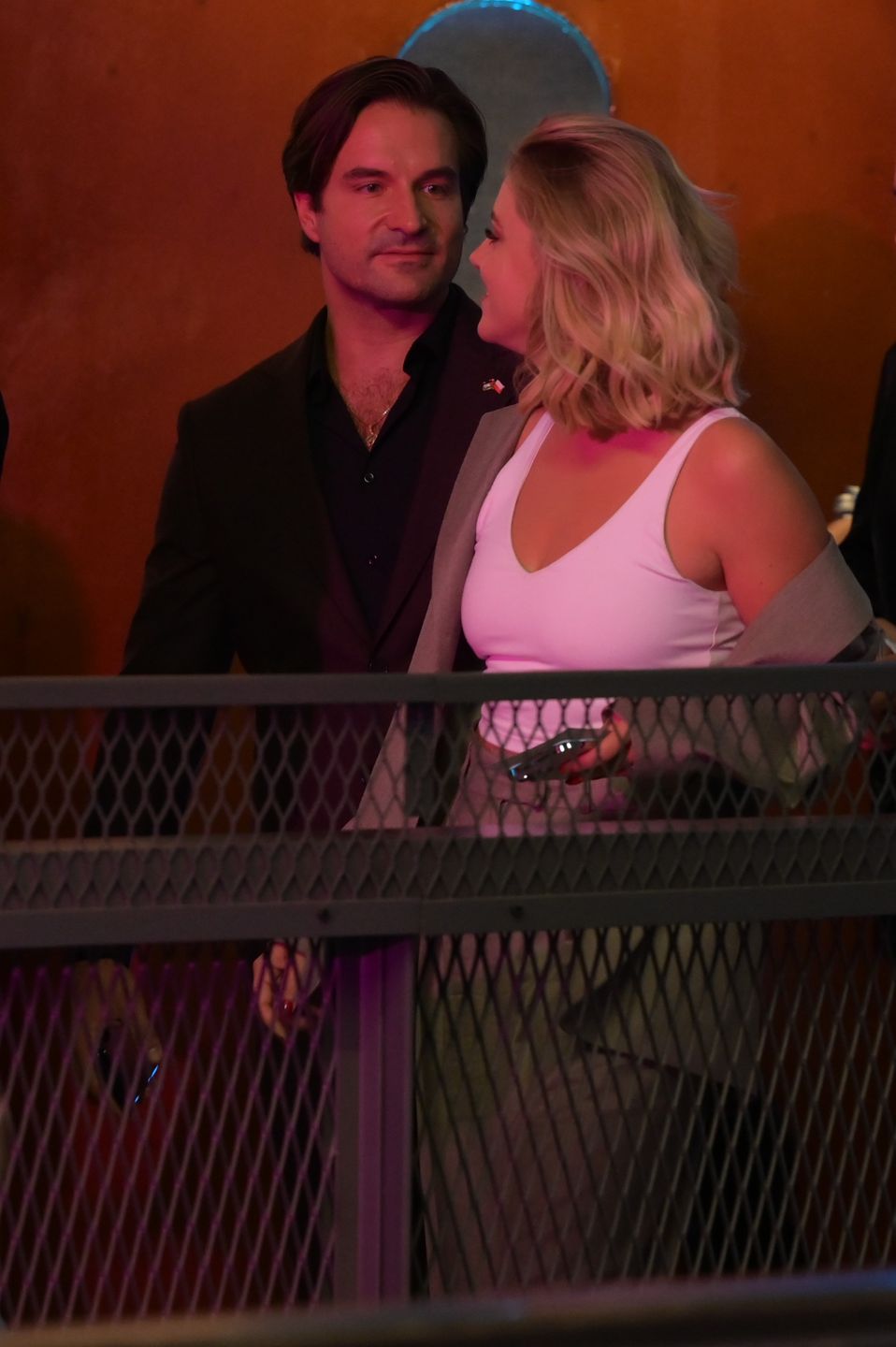 Piotr Stramowski z ukochaną na premierze