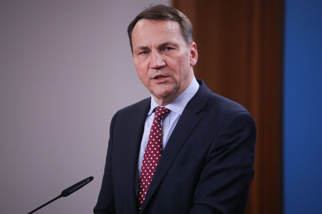 Skomentował słowa Bidena. Sikorski: "Dramatyczna sytuacja"