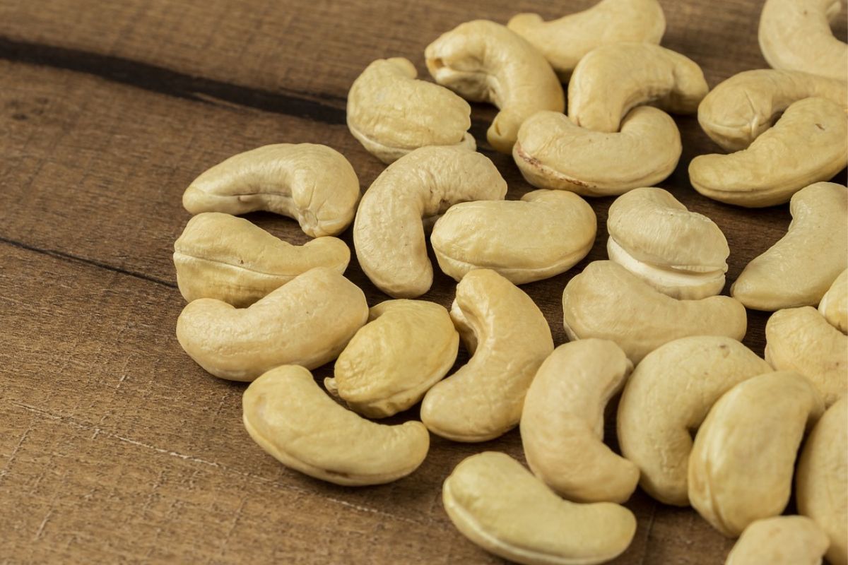 Why it's worth eating cashew nuts
