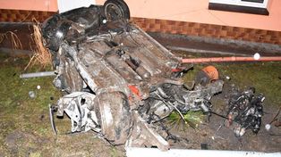 Tuczempy: Chciał uciec policji. Pijany i po narkotykach uderzył autem w dom