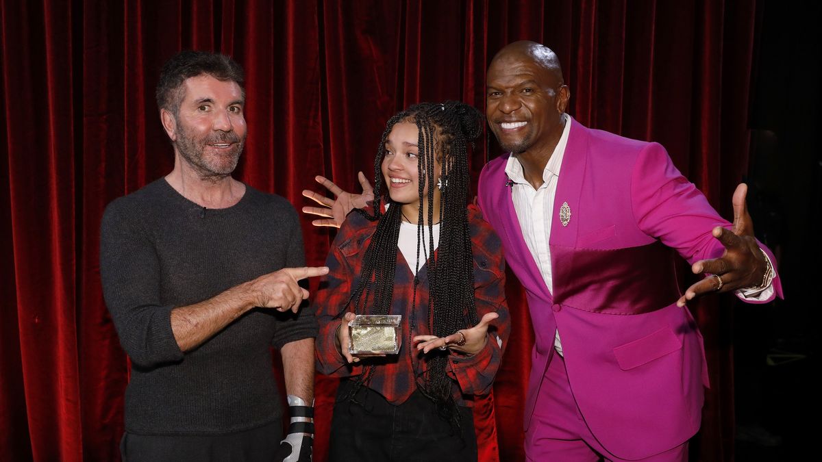 AMERICA'S GOT TALENT -- Auditions Episode 1703 -- Pictured: (l-r) Simon Cowell, Sara James, Terry Crews -- (Photo by: Trae Patton/NBC via Getty Images)