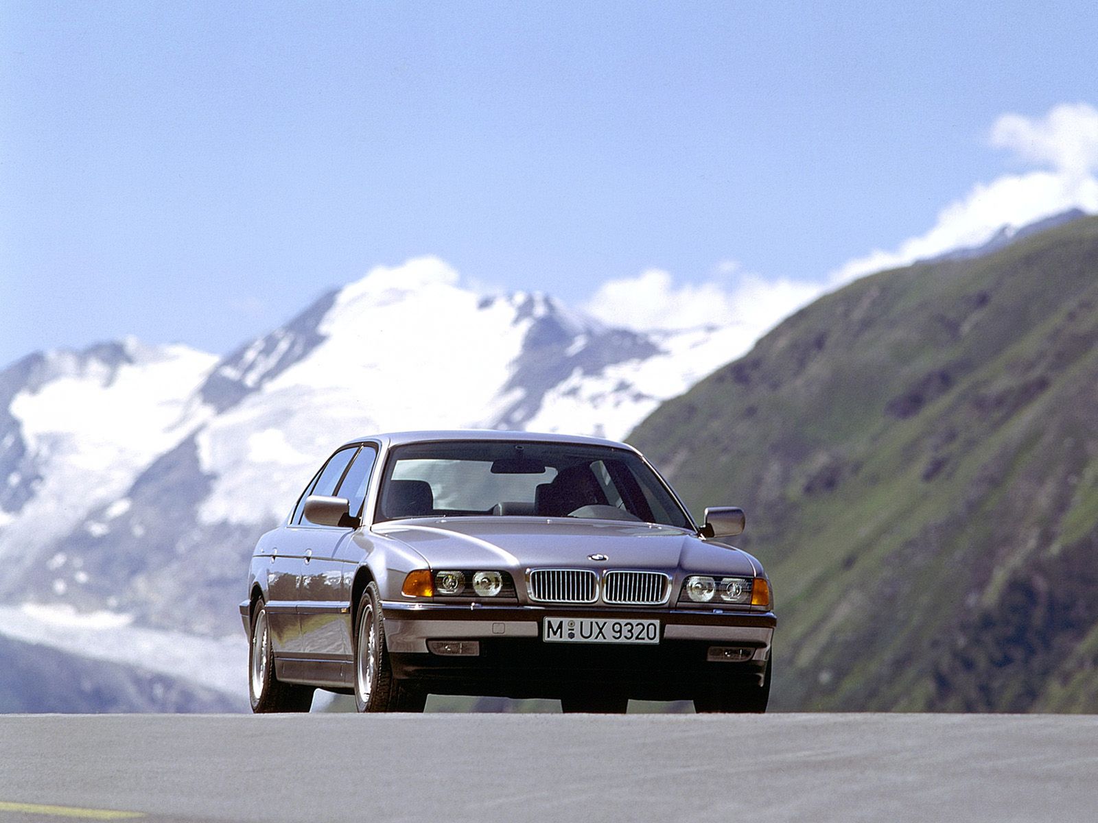 BMW Serii 7 12