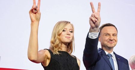 Kinga Duda ZOSTAJE w Polsce