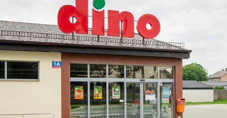 Nowa gazetka Dino. Sprawdź obniżki na kawę i owoce. "8+1 gratis"