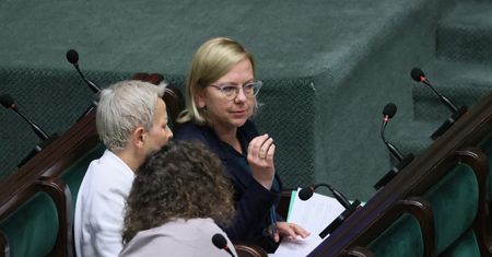 Dla Polaków dodatek węglowy, dla funduszu możliwość przejmowania banków. Opozycja: plan Zdzisława 2.0