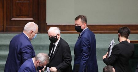 "Lex TVN" w Sejmie. Posłowie PiS wyszli, gdy przemawiał Budka