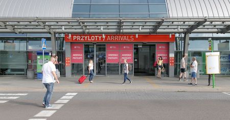 Zakaz lotów do Francji. Rząd podwyższa progi bezpieczeństwa