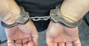 Gdańsk: Agresywny klient zdemolował sprzęt komputerowy i groził policjantom