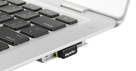 Malutka pamięć USB - 8GB i 3 gramy wagi