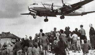 Aby zmusić Zachód do ustępstw, Stalin wziął 2 mln zakładników. Amerykanie i Brytyjczycy posłali na pomoc 700 samolotów