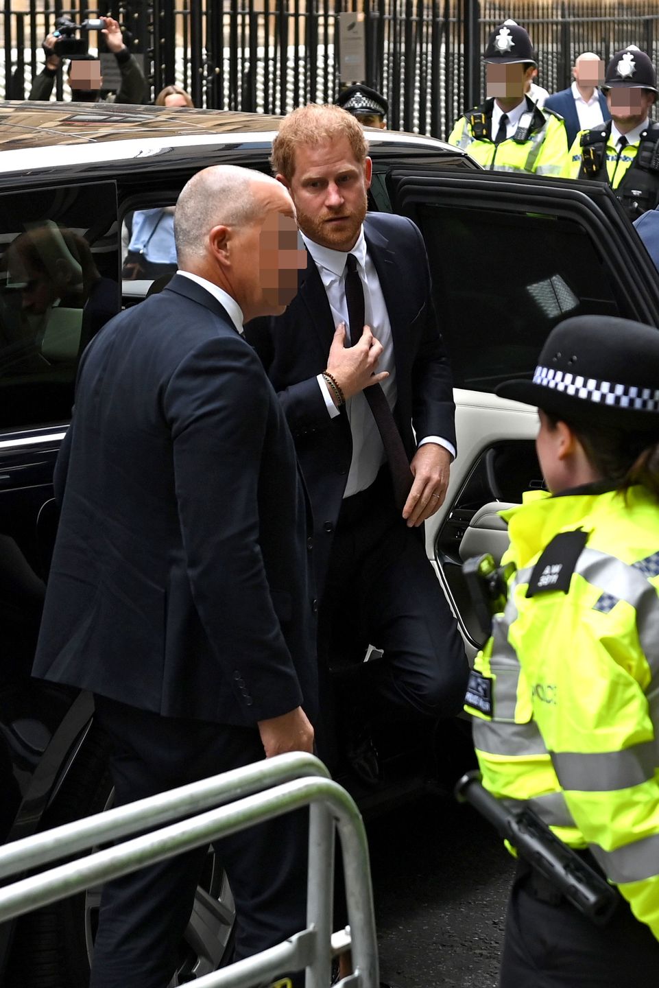 Książę Harry przyleciał do Londynu. Złożył zeznania w procesie przeciw tabloidowi
