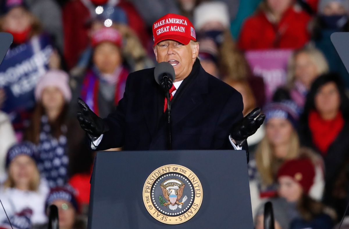 Donald Trump in a MAGA hat