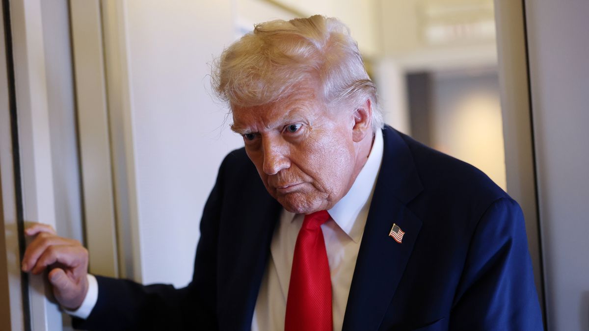 IN FLIGHT - SEPTEMBER 18: U.S. President Donald Trump speaks to reporters on Air Force One on September 18, 2025 during a flight to Joint Base Andrews, Maryland. Trump concluded his state visit to the United Kingdom by spending the day at Chequers with British Prime Minister Keir Starmer.  (Photo by Anna Moneymaker/Getty Images)