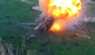 Gigantyczna eksplozja rosyjskiego czołgu T-80BV. Ukraińska artyleria w akcji