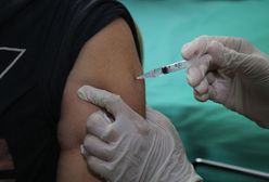 Szczepionka na COVID-19. Ruszyły zgłoszenia nauczycieli. Co z powrotem dzieci do szkół?