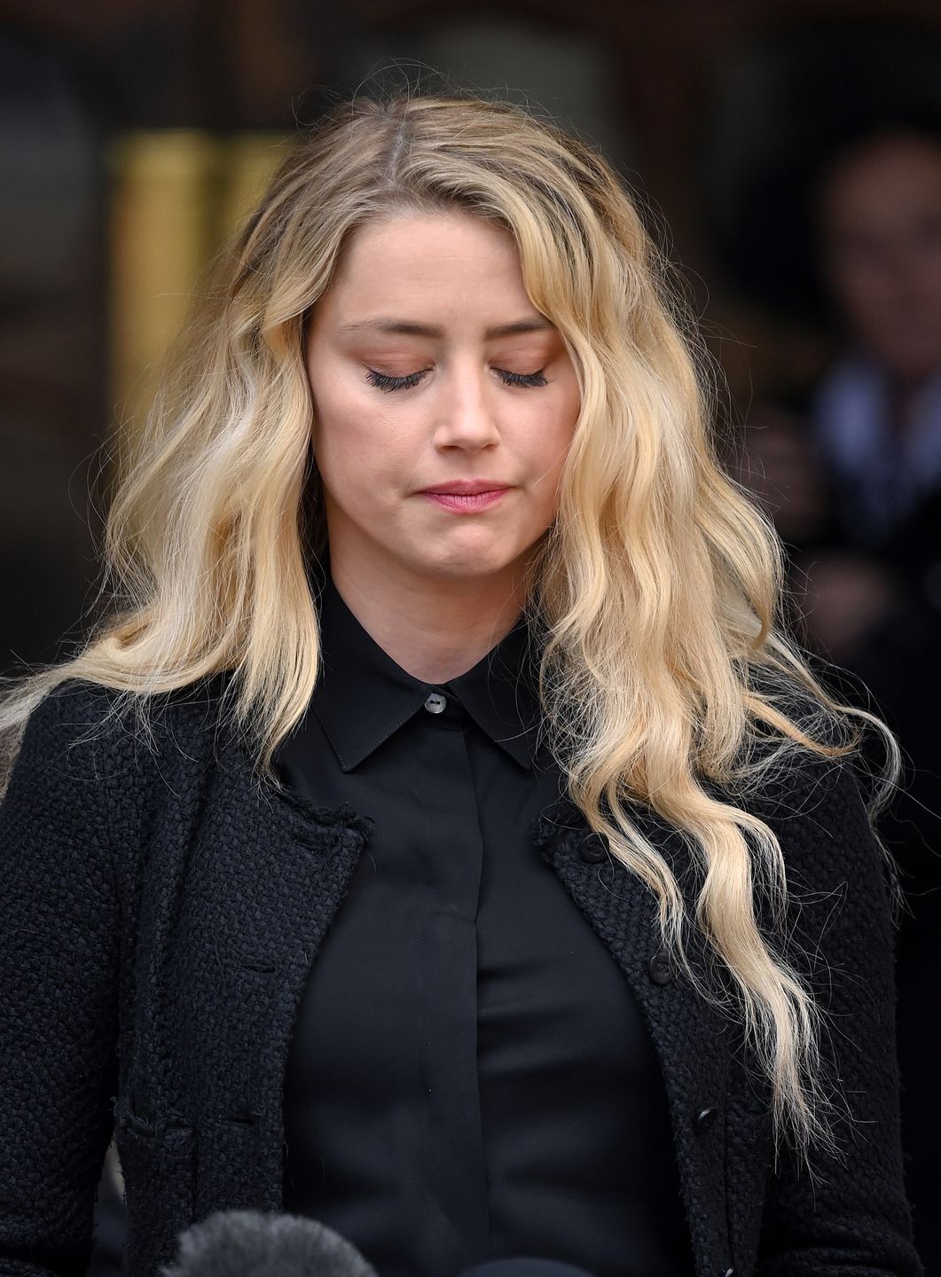 Amber Heard wciągała kokainę na sali sądowej?