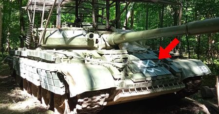 Rosja wysłała stare czołgi. Jeden szczegół przykuwa uwagę