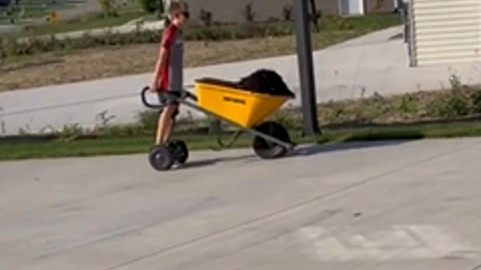 Czy zadanie, jakie otrzymał chłopiec, na pewno jest dostosowane do jego wieku?