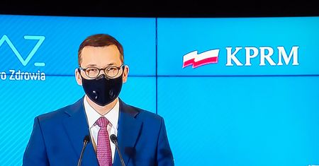 Rząd nie otworzy restauracji i siłowni? Są przecieki