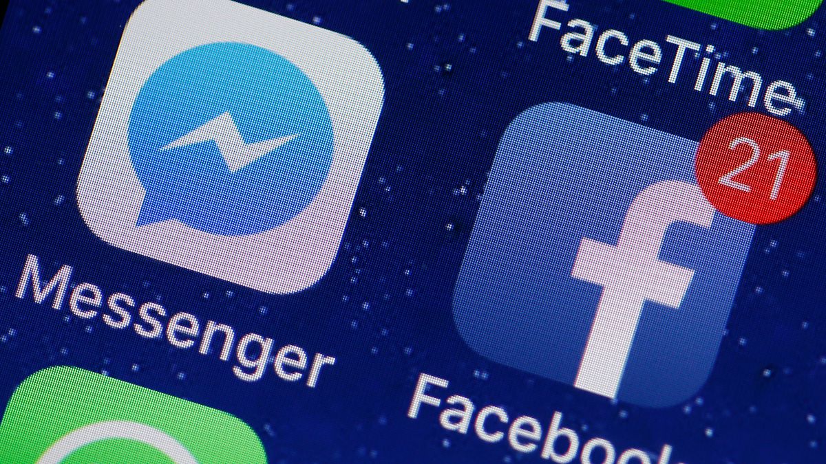Ikony aplikacji Messenger i Facebook na ekranie smartfona. Zdjęcie ilustracyjne (Getty Images)