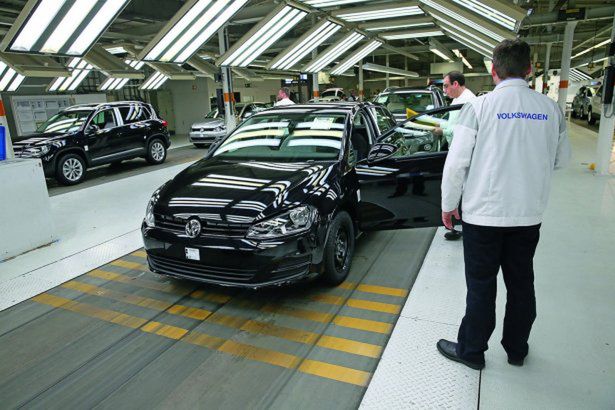 Volkswagen zatrudni 50 000 pracowników
