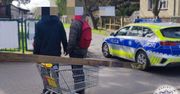 Ukradli stal z budowy. Wpadli, gdy wieźli łup na wózku sklepowym do skupu złomu