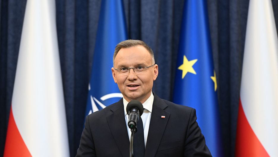 Warszawa, 13.02.2024. Prezydent Andrzej Duda podczas konferencji prasowej po posiedzeniu Rady Gabinetowej, 13 bm. w Pałacu Prezydenckim w Warszawie. Andrzej Duda wraz z rządem przedyskutował realizację strategicznych inwestycji, takich jak Centralny Port Komunikacyjny, kwestię energetyki jądrowej oraz modernizację polskiej armii. (sko) PAP/Radek Pietruszka