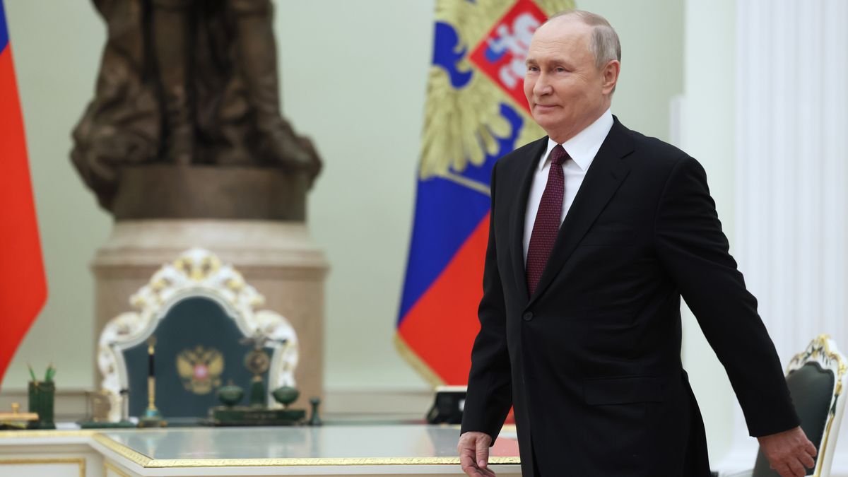 Russian President Vladimir Putin arrives for a meeting with interim President of Chad Mahamat Deby at the Kremlin in Moscow, Russia, 24 January 2024. Mahamat Deby is on an official visit to Russia. EPA/MIKHAIL METZEL/SPUTNIK/KREMLIN POOL MANDATORY CREDIT Dostawca: PAP/EPA.