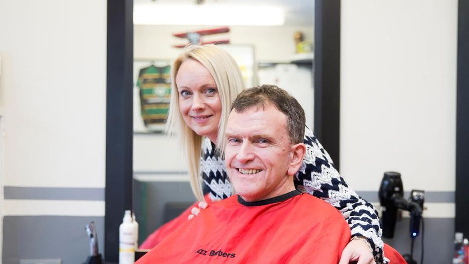 Fryzjerka wyczuła guzek na głowie pacjenta. Uratowała mu życie