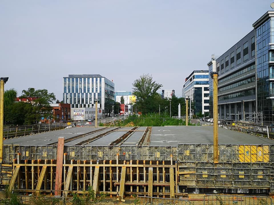 Wrocław. 500 metrów sześciennych betonu. Ważna noc dla budowy Trasy Autobusowo-Tramwajowej