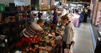 Warszawa: Ponad 140 wystawców na trzech piętrach. Tu znajdziecie prezenty dla każdego. Znane targi powróciły w świątecznej odsłonie