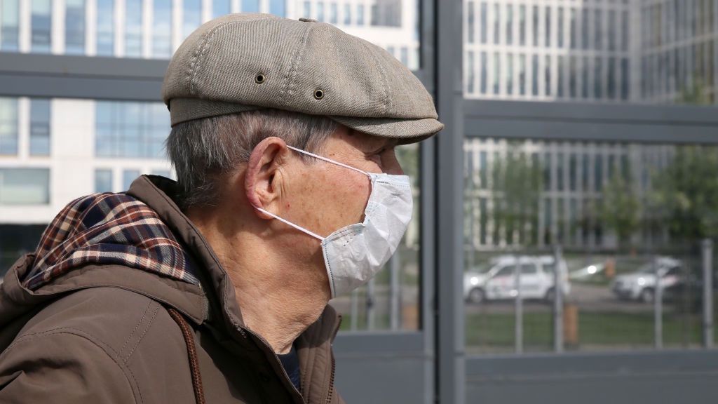 Im więcej ludzi w maseczkach, tym lepiej - podkreślają naukowcy