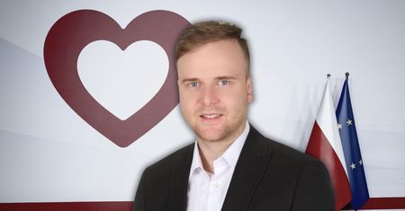 Radny zrezygnował z KO. Tłumaczy się z afery w taksówce