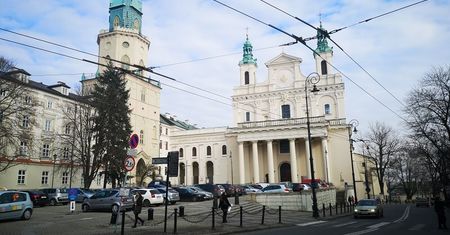 Awaria parkomatów przy Archikatedrze Lubelskiej. „Nie wydaje biletu parkingowego”