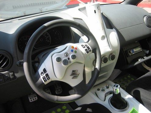 Pad Xboxa w kierownicy Suzuki