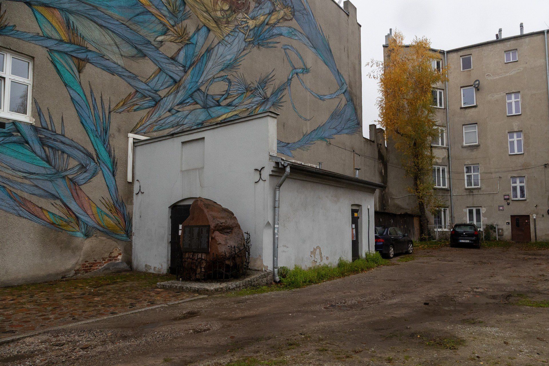 Obiekt znajduje się w bezpośrednim sąsiedztwie budynków mieszkalnych.