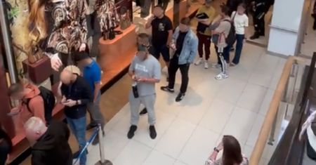 Kolejka nie miała końca. Niesie się nagranie z Gdyni