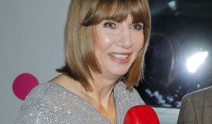 Grażyna Wolszczak na premierze w swoim teatrze. Założyła srebrną mini i kozaki do uda