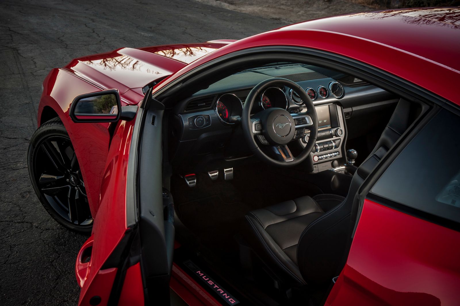 Zobacz Forda Mustanga 2015 na 100 nowych zdjęciach! 74