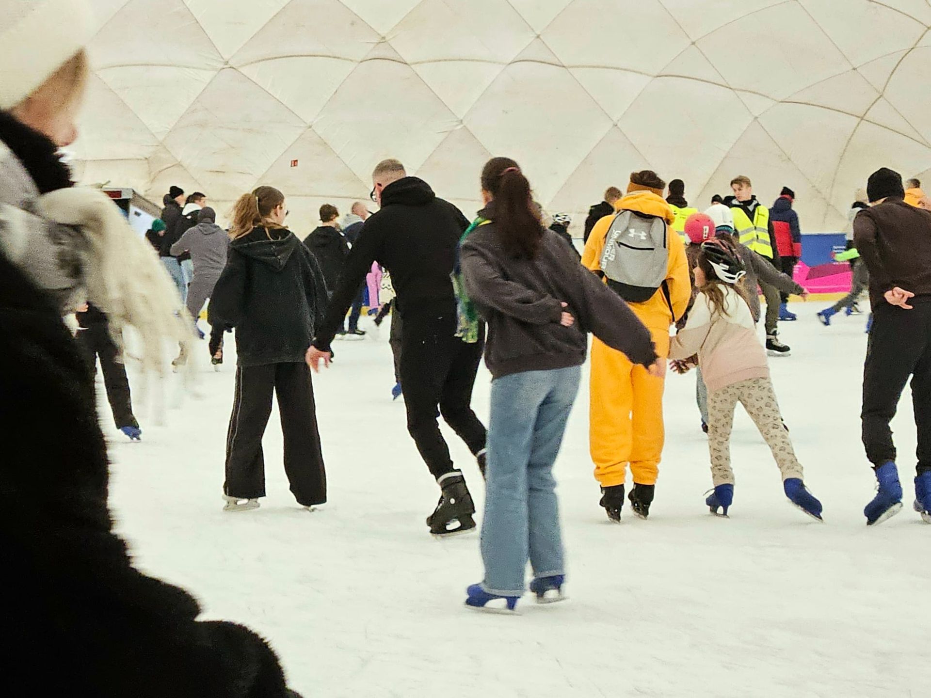 Miłośnicy łyżew nie maja wątpliwości - dla takiej przyjemności warto postać w kolejce