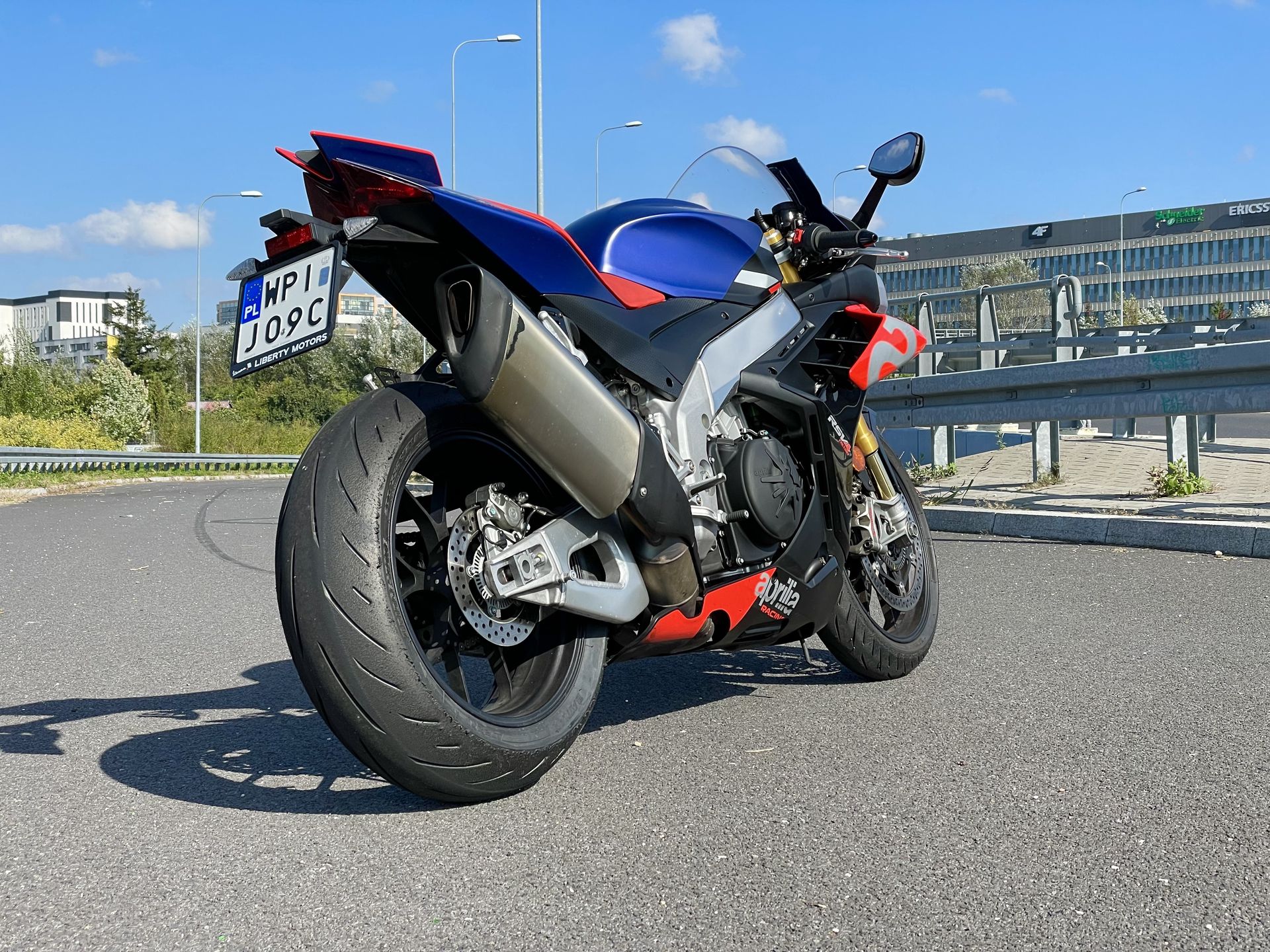 Aprilia RSV4 Factory