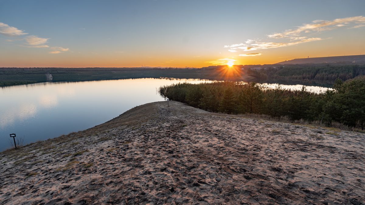 Jezioro Bolesławskie napełnia się wodą bez żadnej kontroli