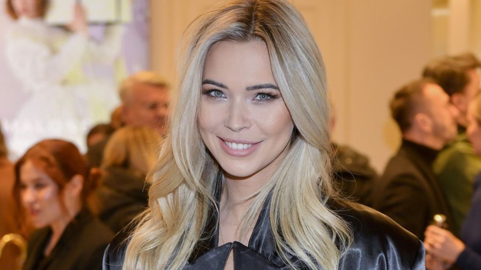 Sandra Kubicka w total black look