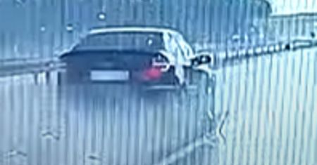 Pędził mercedesem w deszczu na S3. Chwilę później bardzo tego żałował