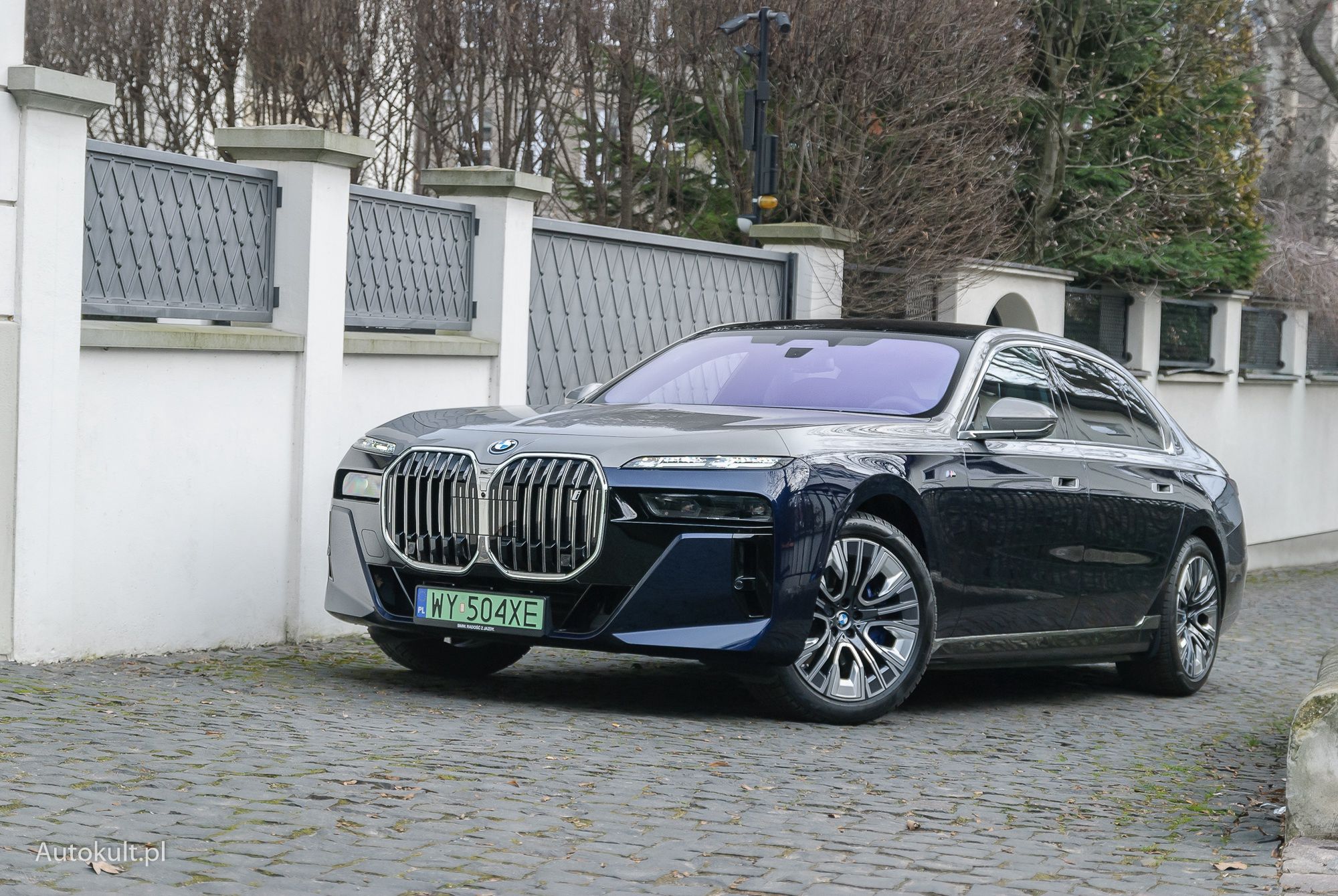 BMW i7